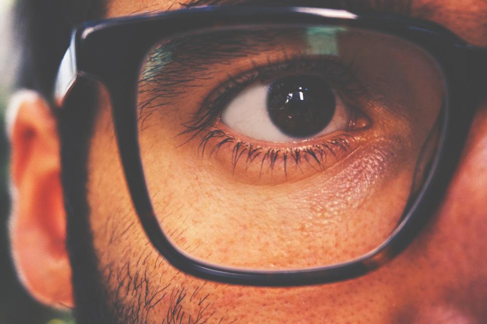 Free Image of A close up of a person s eye 