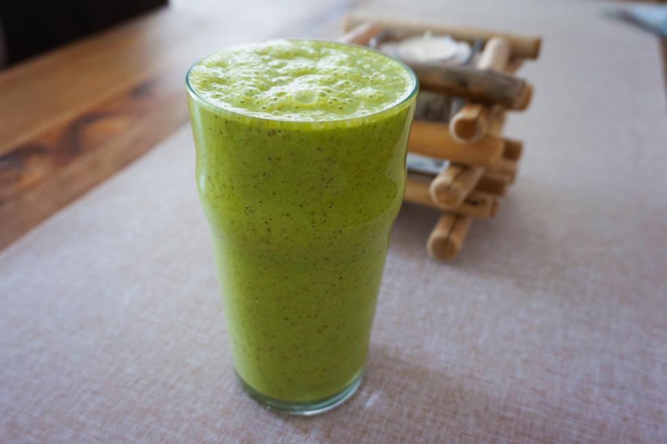Free Image of A glass of green smoothie 