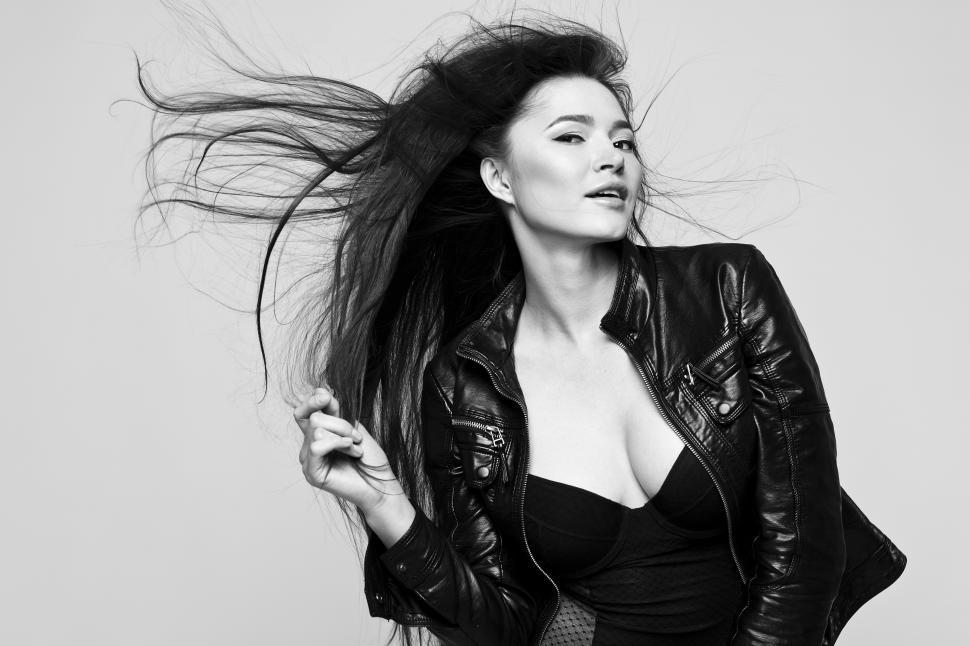 Free Image of A woman in a leather jacket 