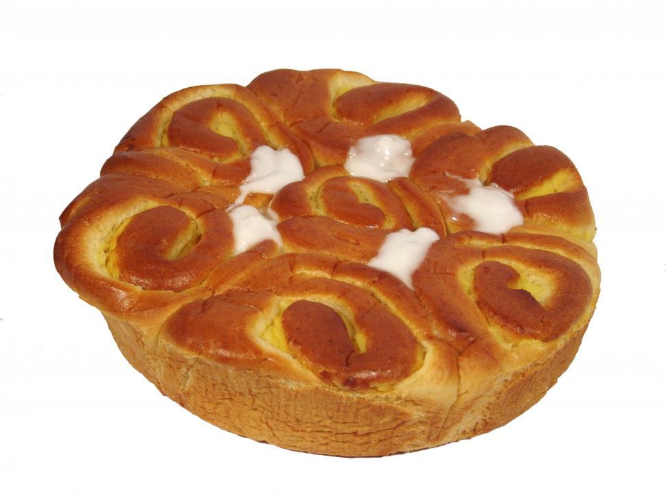 Free Image of Round Pastry With Cream Topping 