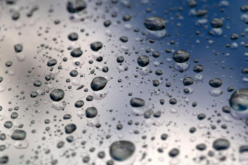 Free Image of Water droplets on a glass surface 