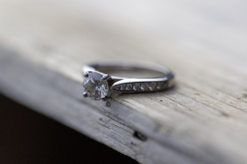 Free Image of A close up of a wedding or engagement ring 