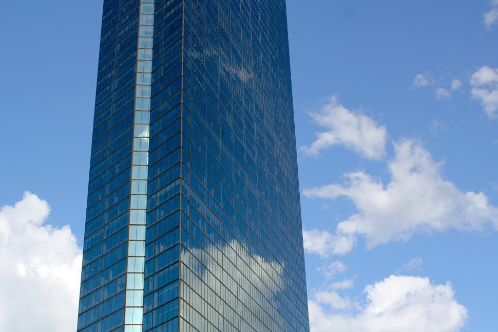 Free Image of Tall Building Towering Over Skyline 