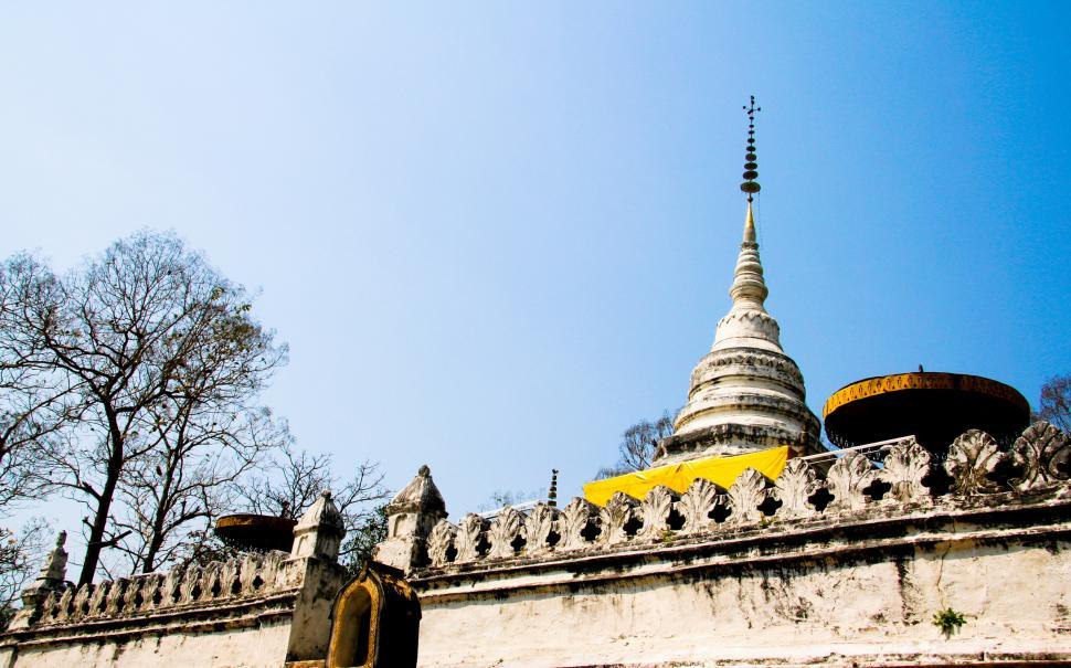 Free Image of White pagoda 