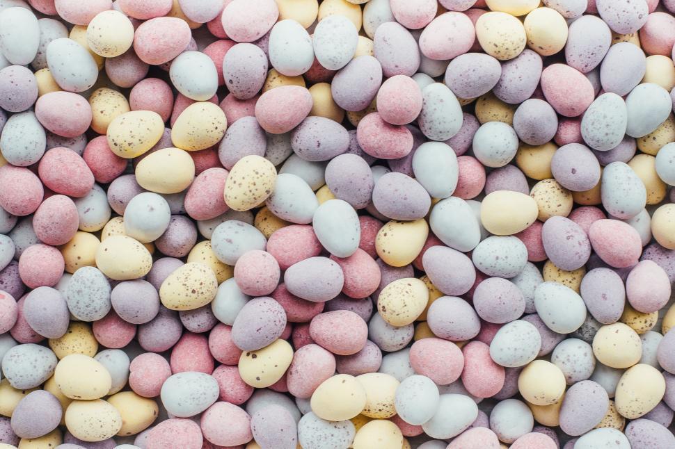 Free Image of A pile of candy eggs 