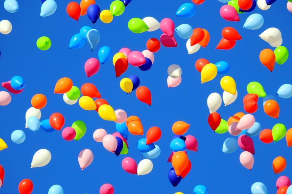 Free Image of A group of balloons in the sky 