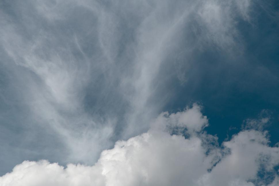 Free Image of Clouds and blue sky with clouds 