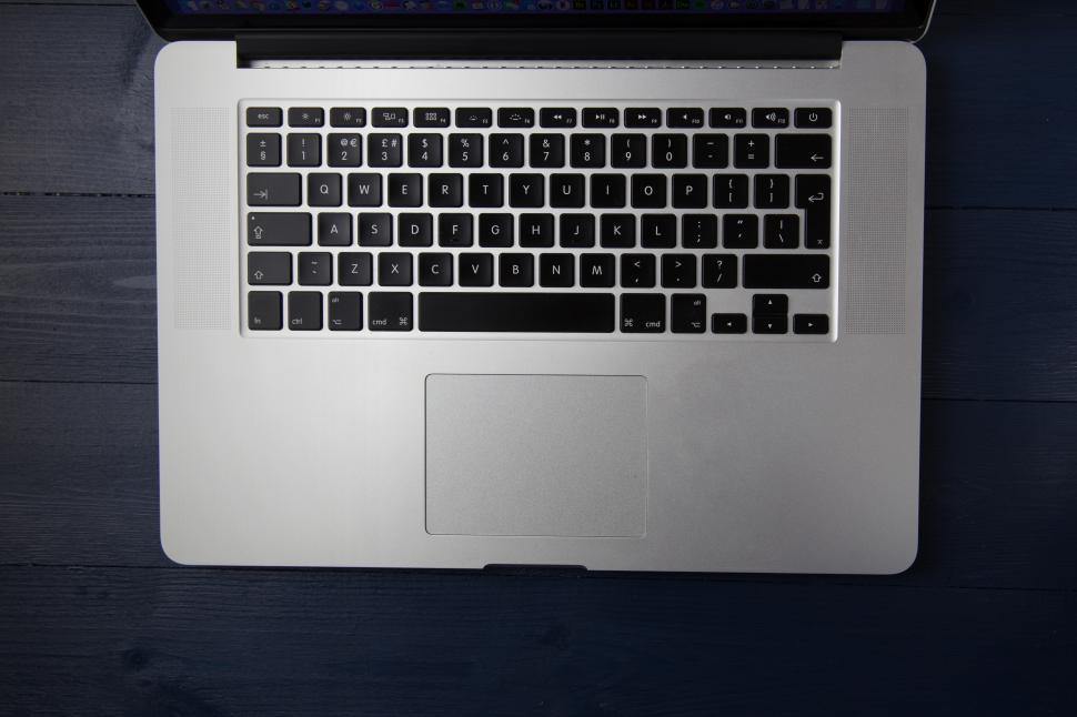 Free Image of A laptop with a keyboard 