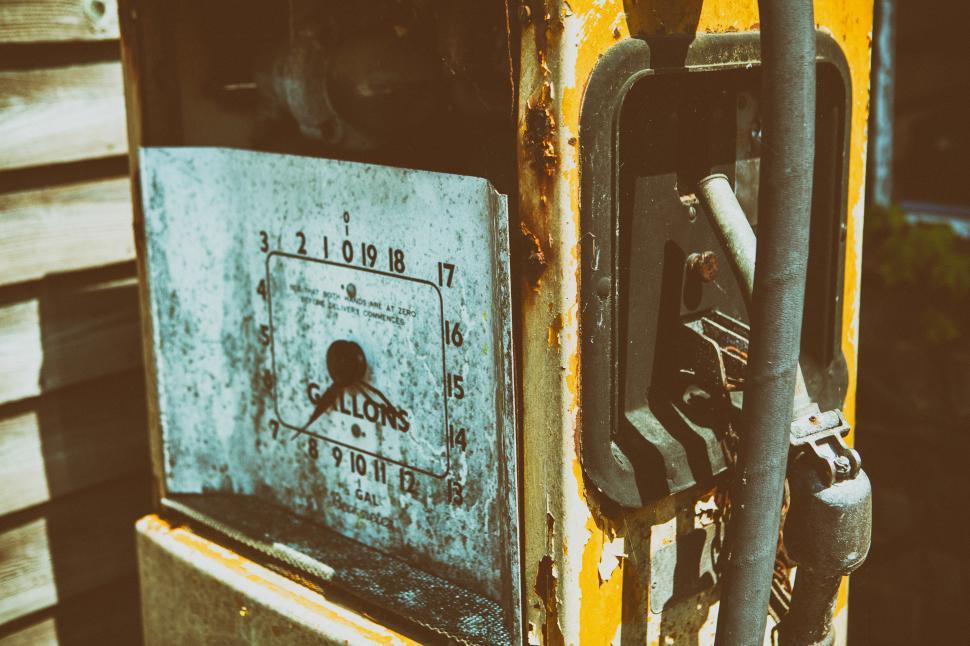 Free Image of A close up of a gas pump 