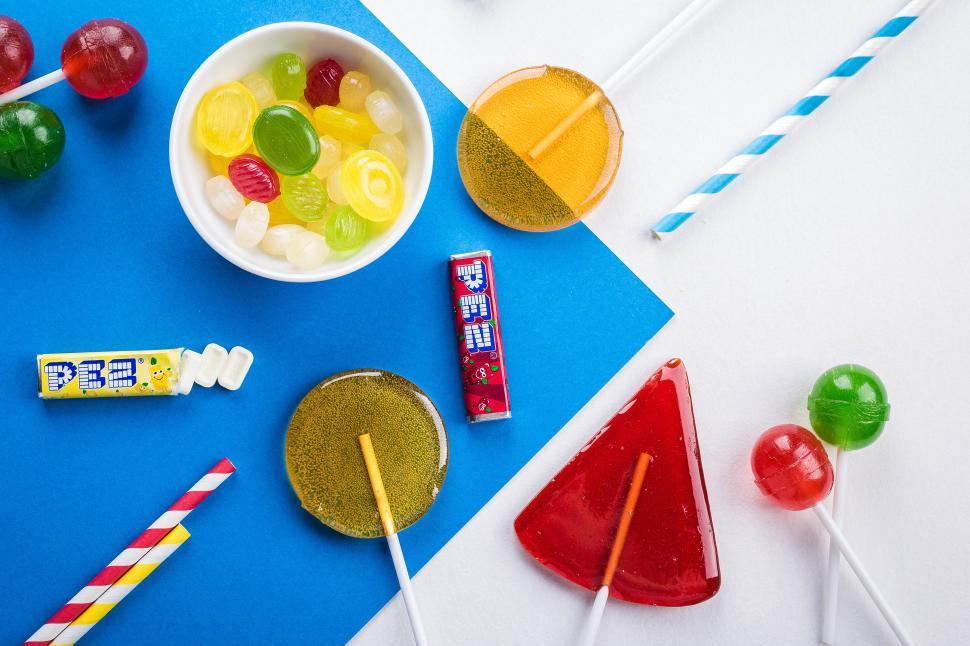 Free Image of A group of lollipops and candy 
