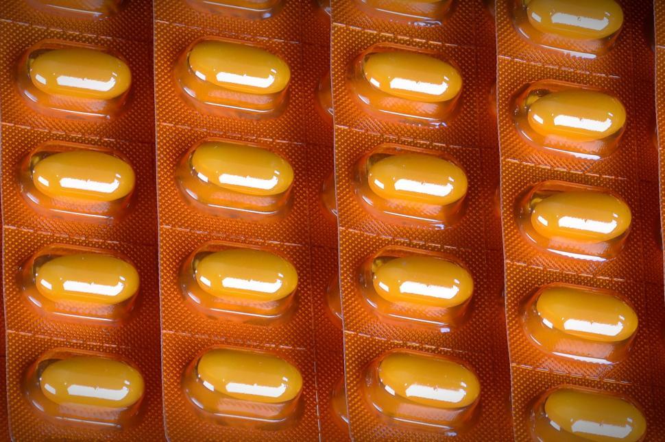 Free Image of A close up of pills in a package 