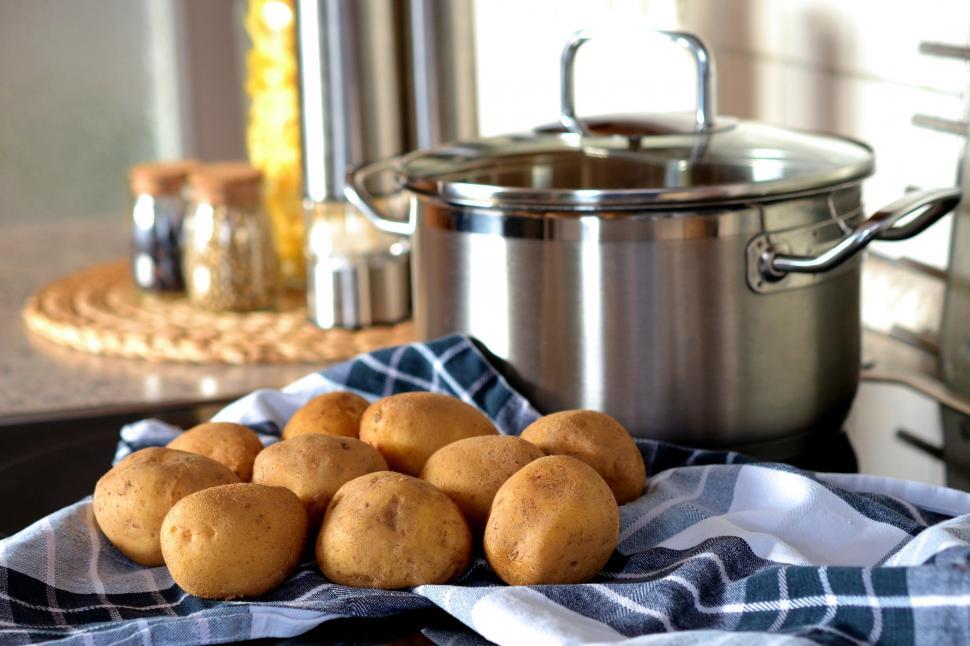 Free Image of Potatoes in Kitchen Free Stock Photo 