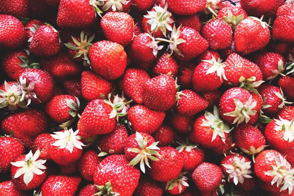 Free Image of A pile of strawberries 