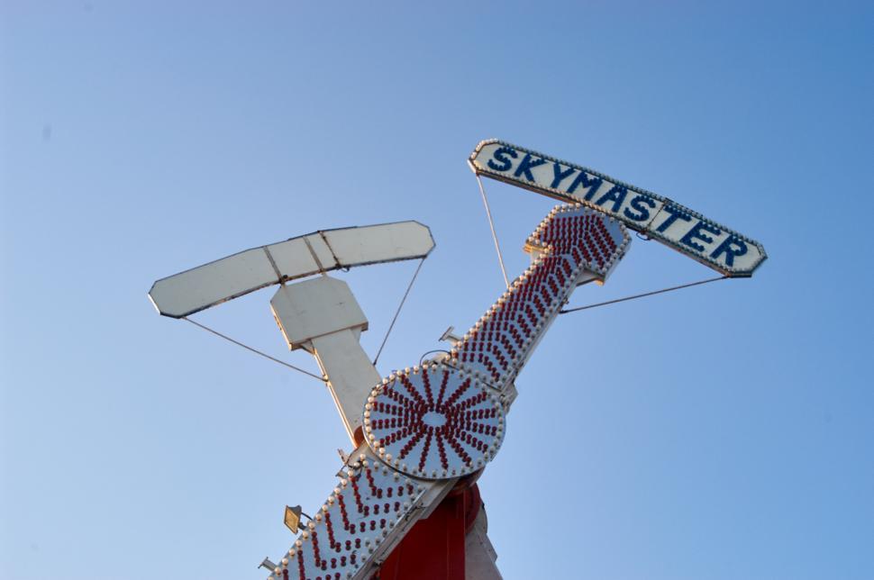 Free Image of A sign on a carnival ride 