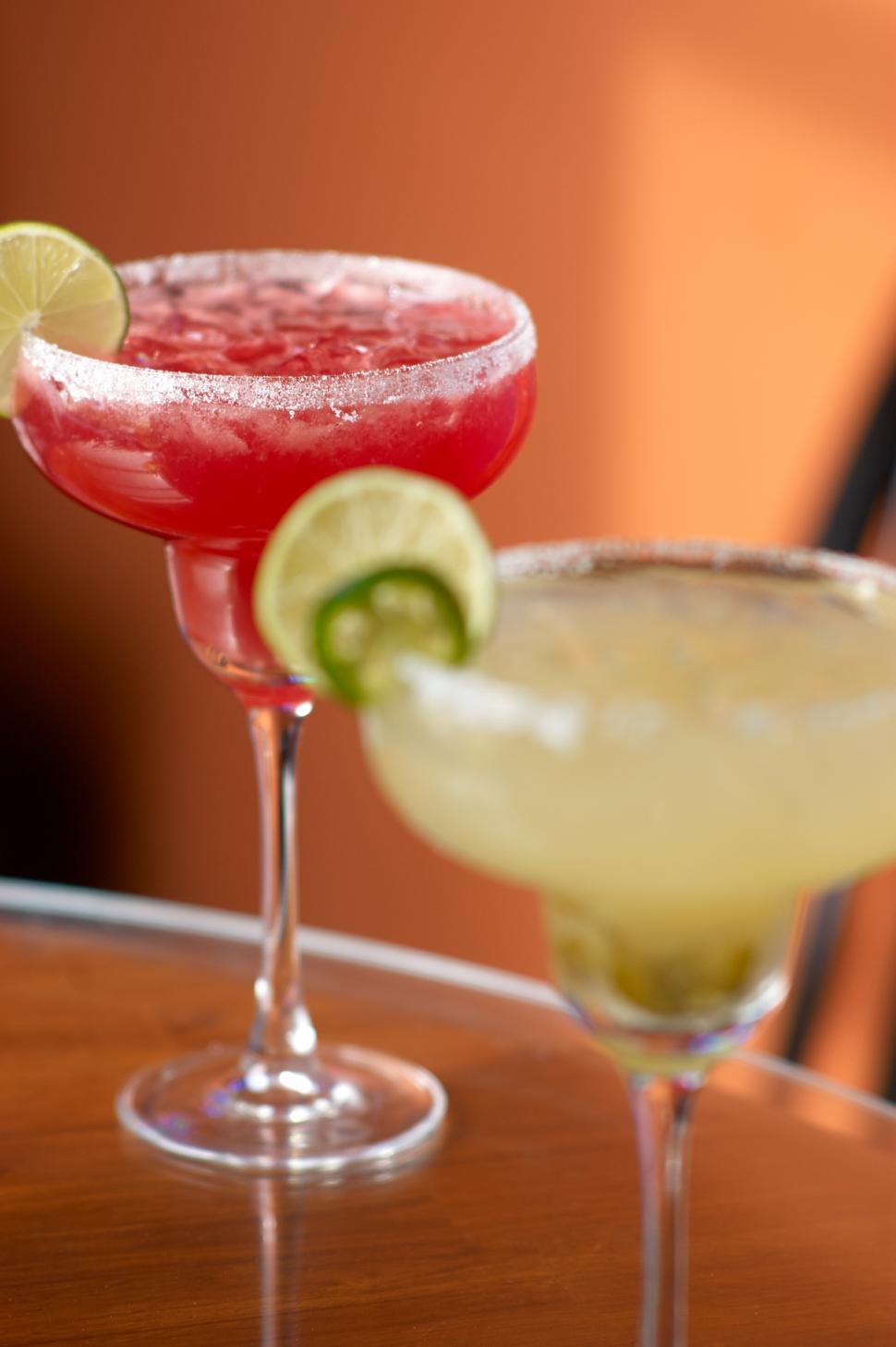 Free Image of A couple of margaritas on a table 