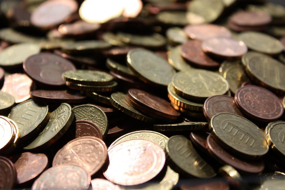 Free Image of A pile of coins 