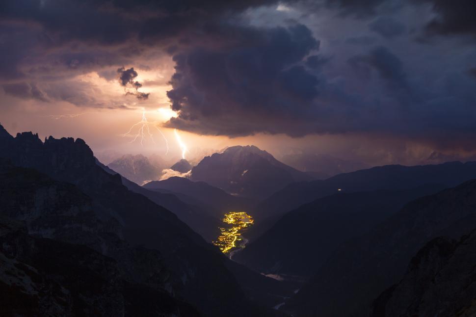 Free Image of Lightning lighting in the mountains 