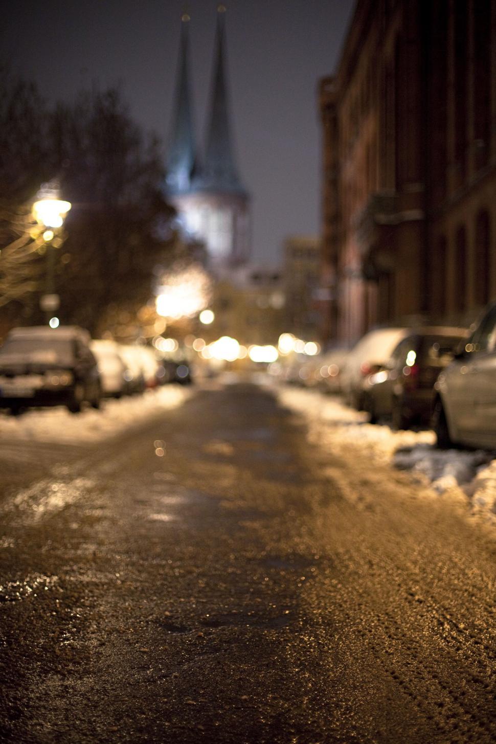 Free Image of A street with snow on the side 