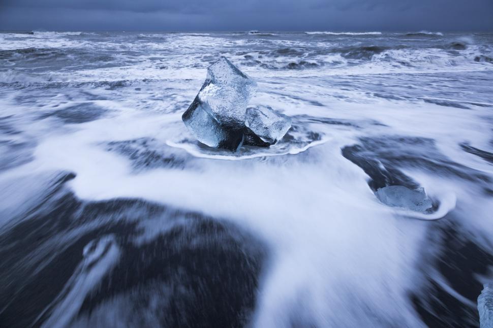 Free Image of Ice in the ocean with waves 