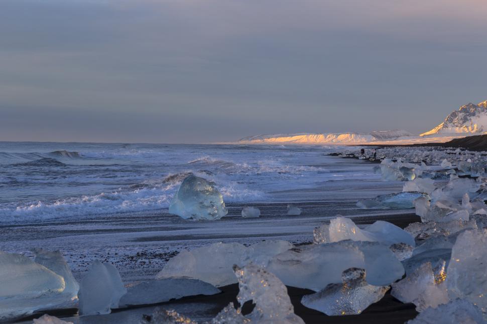Free Image of Ice on a beach with snow and ice 