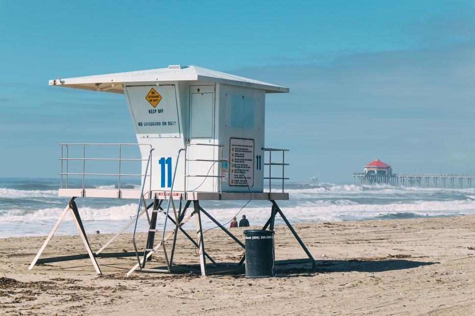 Free Image of A lifeguard tower on a beach 