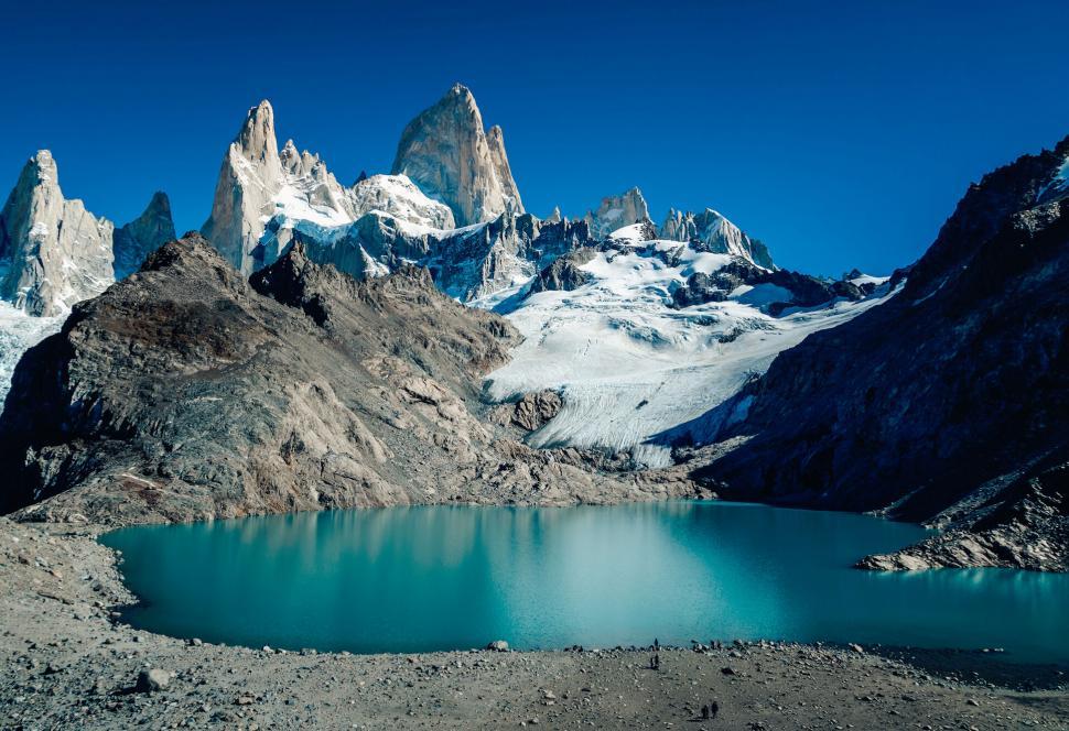 Free Image of Fitz roy with a lake in the distance 