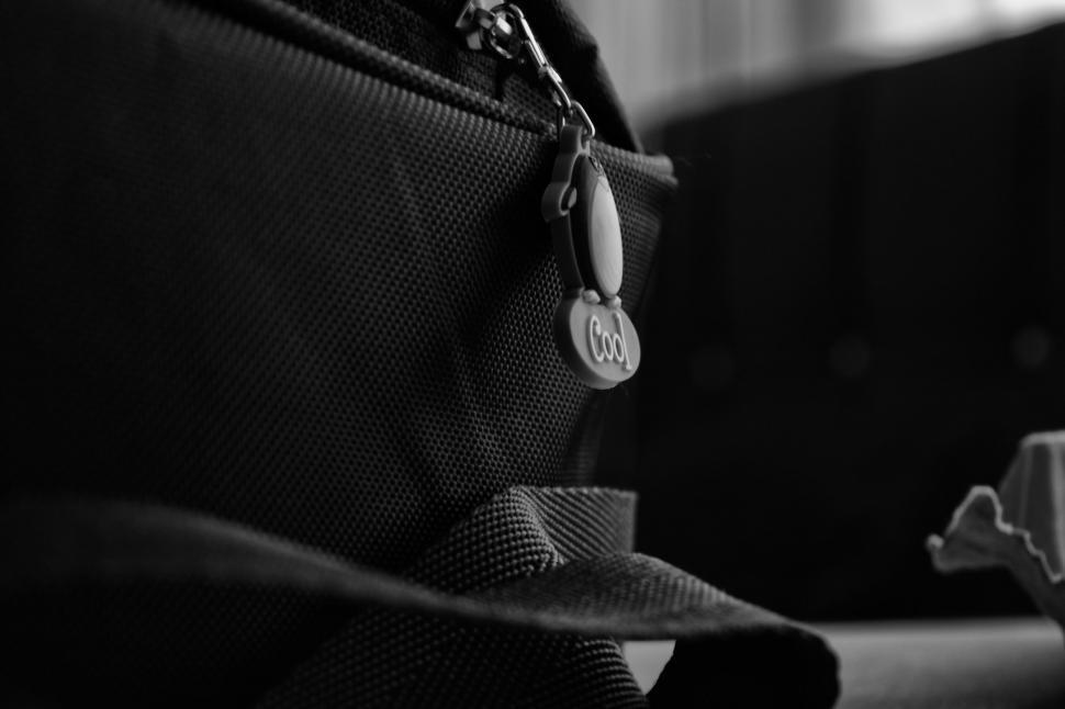 Free Image of Black and white shot of a gym bag s zipper 