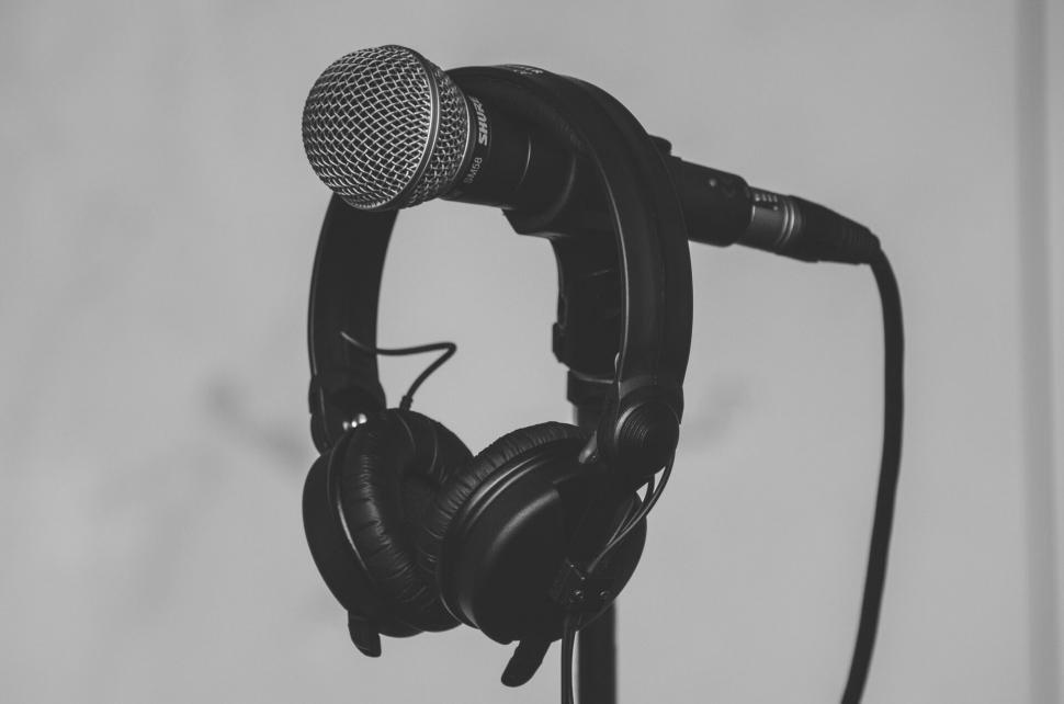 Free Image of Black and white photo of studio headphones 