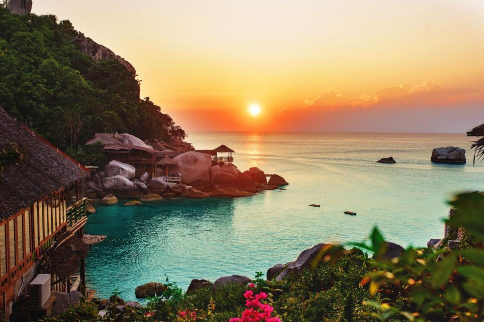 Free Image of Tropical paradise at sunset with sea view 