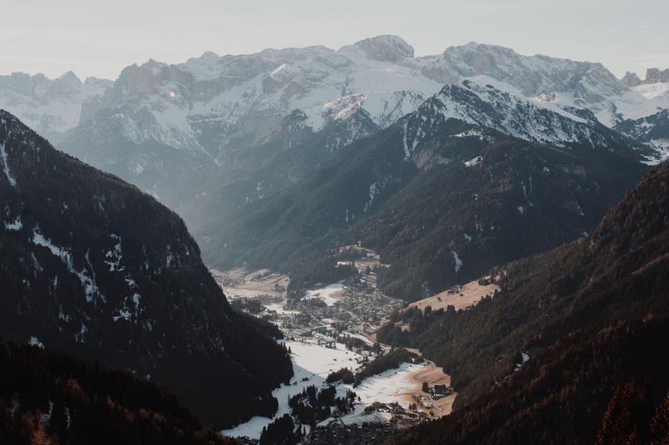 Free Image of Mountainscape with towering peaks and valley 