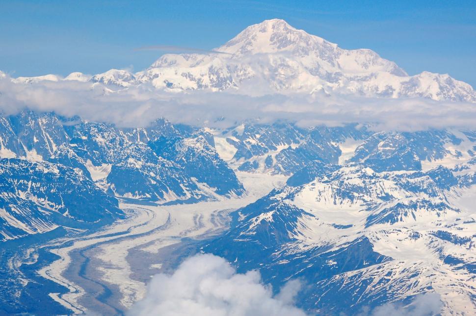 Free Image of Breathtaking aerial view of snow-capped mountains 
