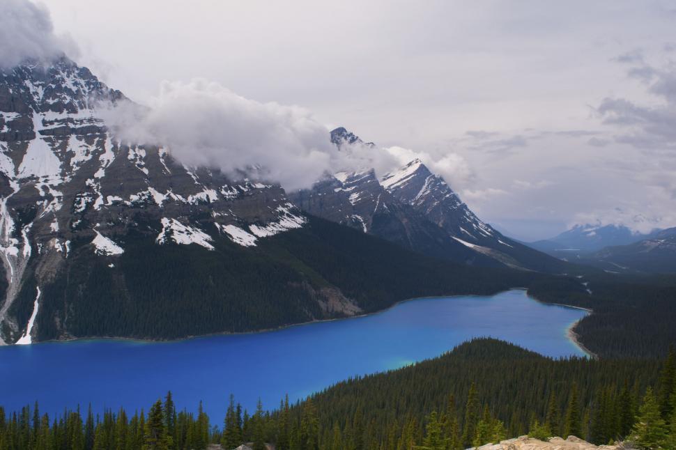 Free Image of Mountain landscape by turquoise glacier lake 