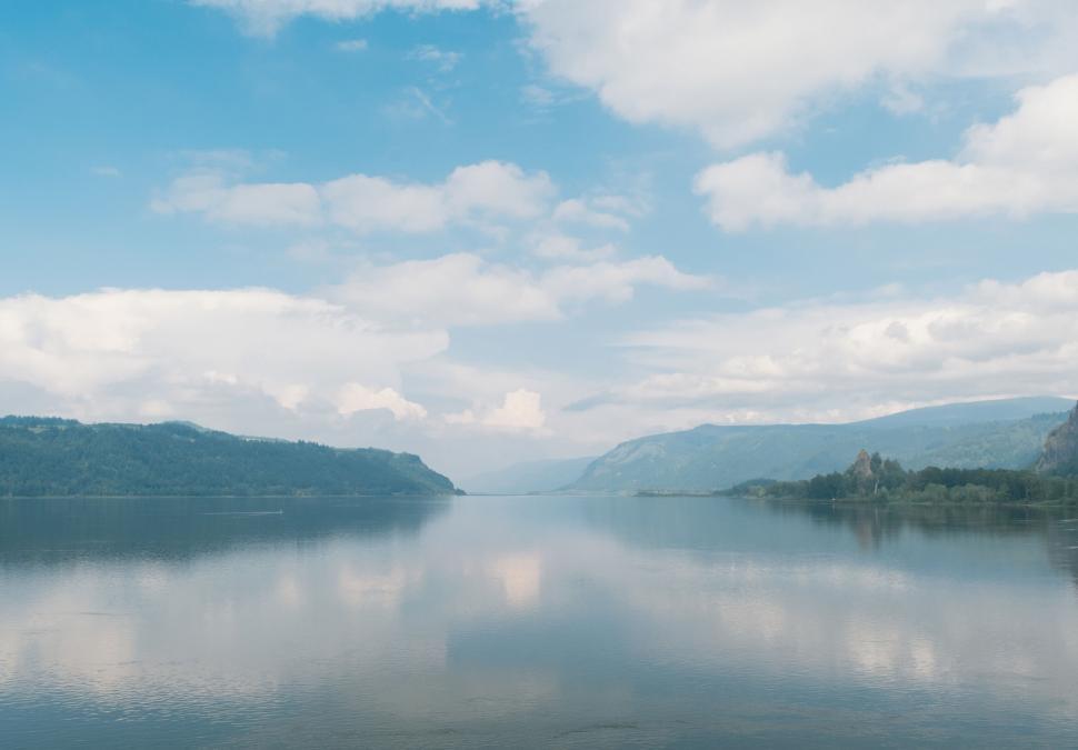 Free Image of Serene lake with tranquil reflections 