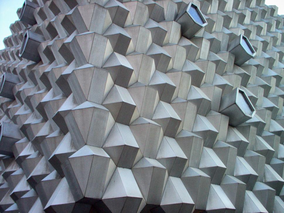 Free Image of Geometric architectural design in concrete 