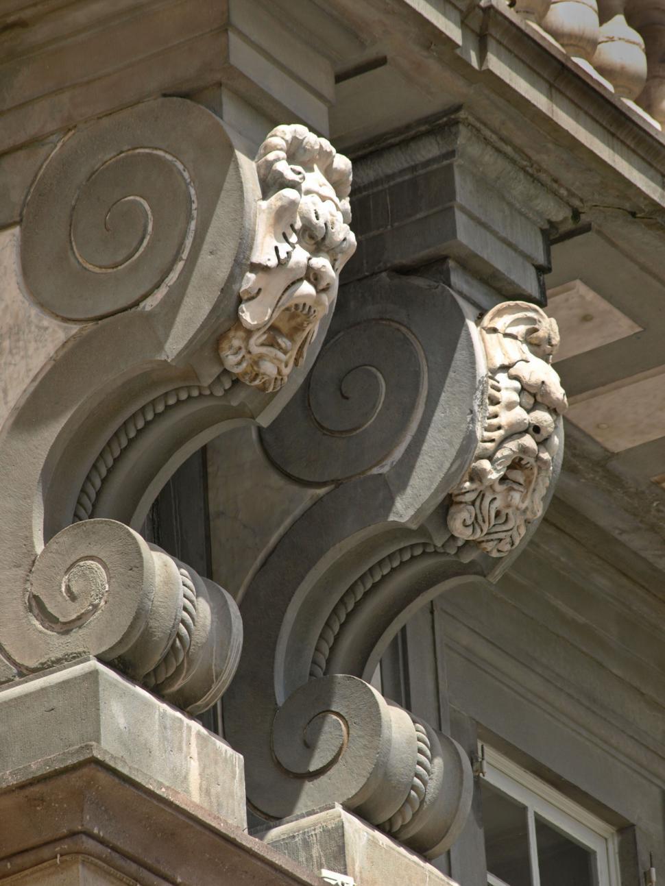 Free Image of Ornate building architecture with carvings 