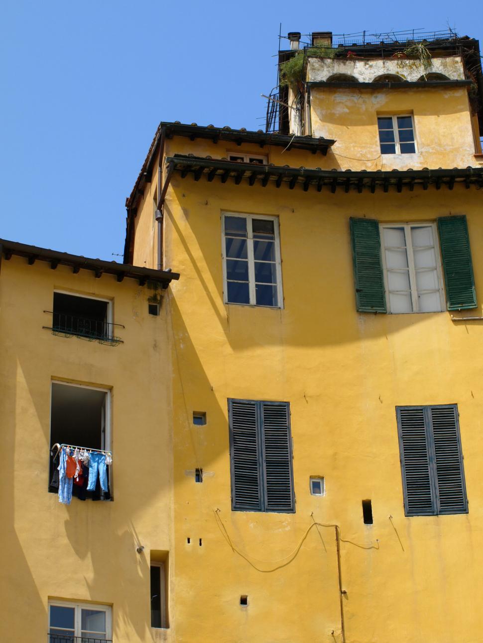 Free Image of Italian building facade with laundry 