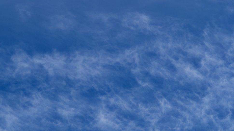 Free Image of Blue sky with delicate cirrus clouds 