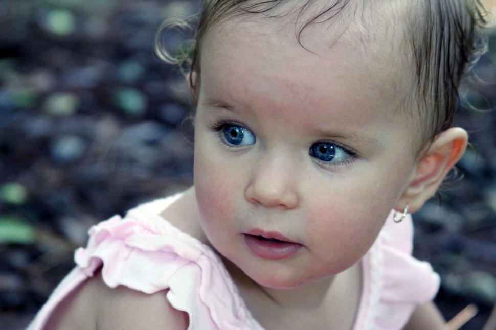 Free Image of Close-up of toddler with blue eyes 