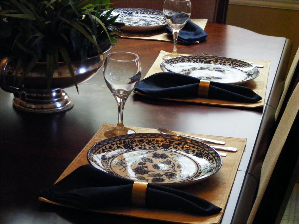 Free Image of Dinning Rooms and Place Setting 
