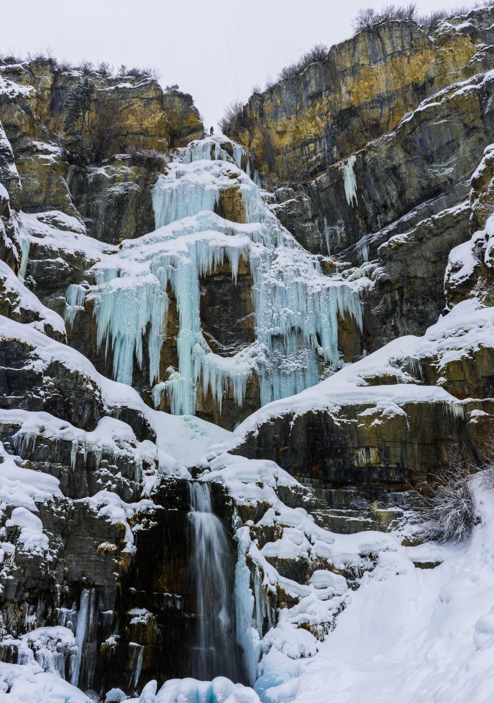 Free Image of Frozen waterfall in a winter landscape 