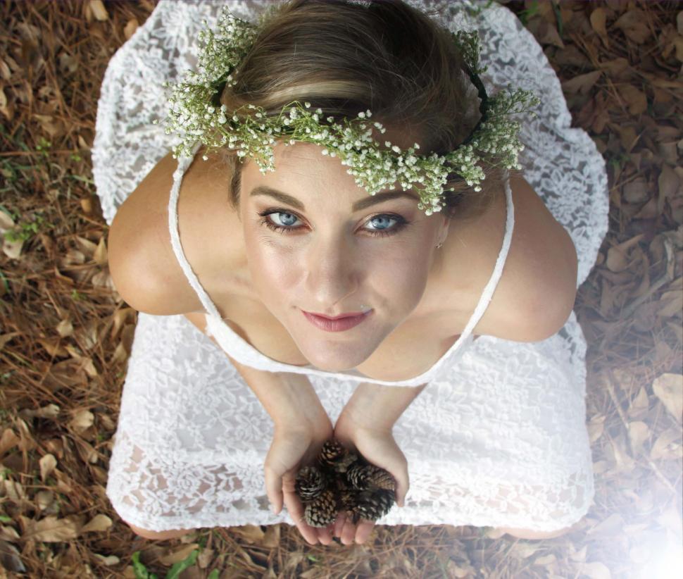 Free Image of Bride with floral crown from above 