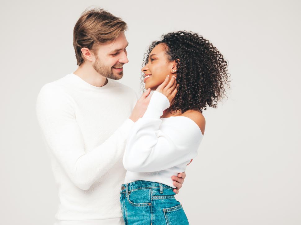 Free Image of A man and woman smiling 