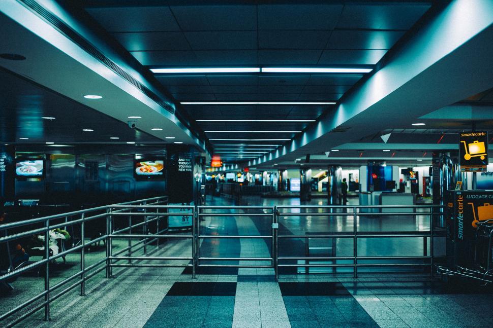 Free Image of Deserted airport terminal hallway 