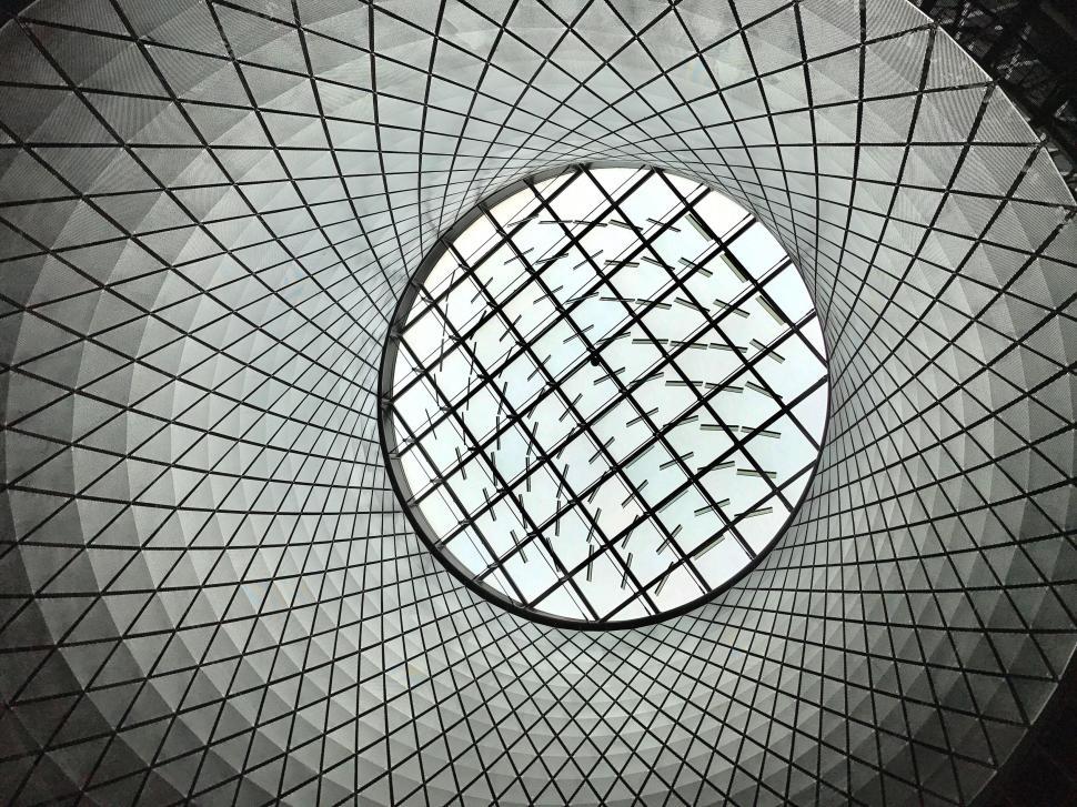 Free Image of Geometric ceiling pattern with glass dome 