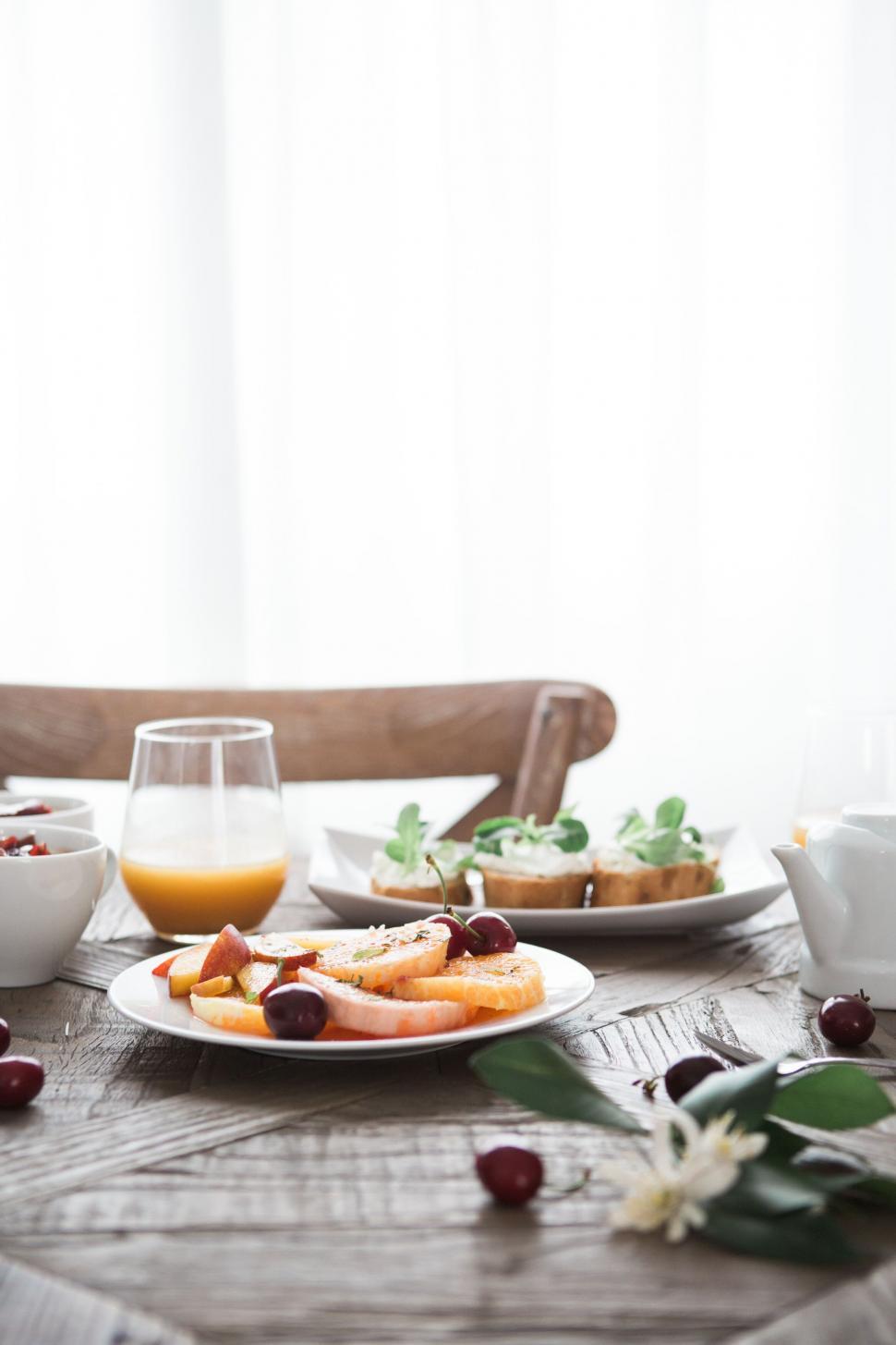 Free Image of Breakfast table with healthy food options 