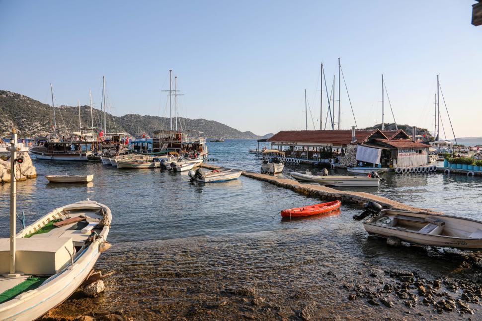 Free Image of Tranquil harbor scene with boats in Turkey 