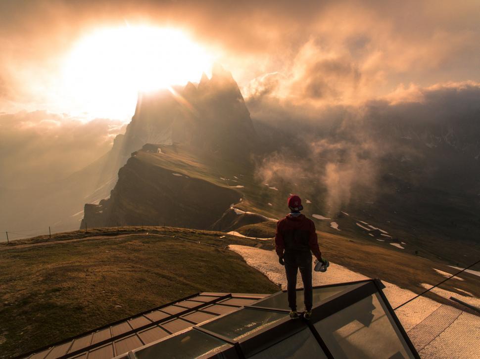 Free Image of Adventurer overlooking mountainous landscape 