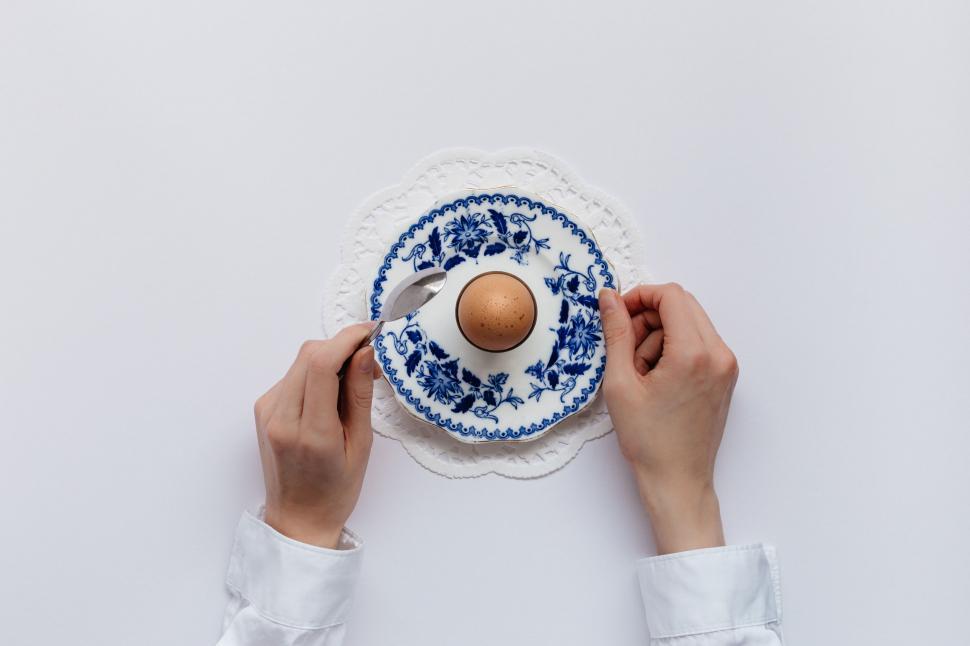 Free Image of Egg on a blue patterned porcelain plate 
