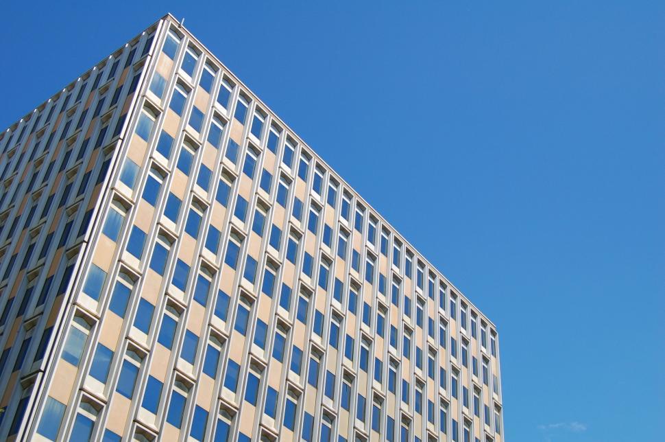 Free Image of Business skyscraper with reflective windows 