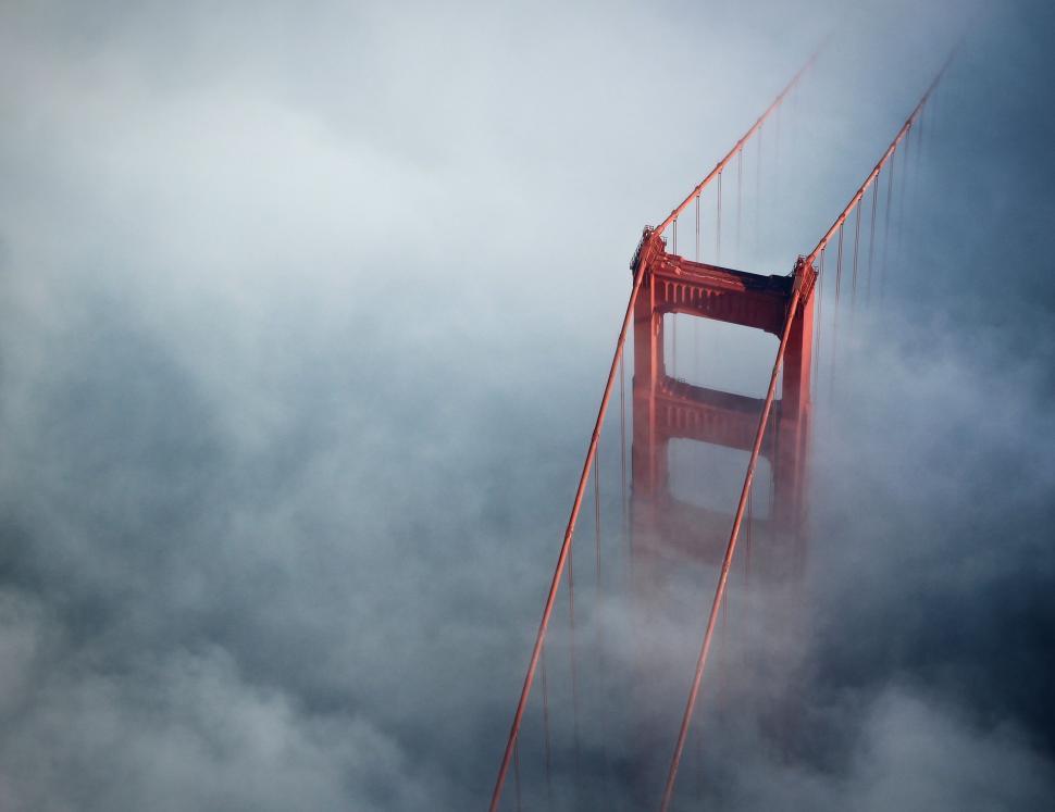 Free Image of Golden Gate Bridge enveloped in fog 